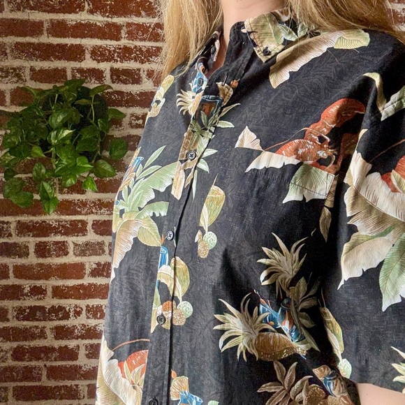 David Taylor Collection Hawaiian button down - Picture 3 of 8